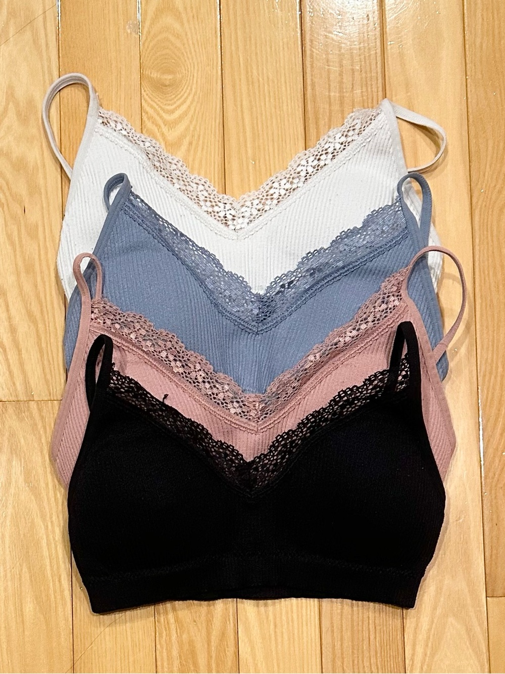 4 Aeropostale Seamless Seriously Soft Floral Lace-Trimmed Ribbed Bralettes XS